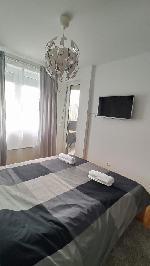 Luxury Apartments Parking In Garage Ni المظهر الخارجي الصورة