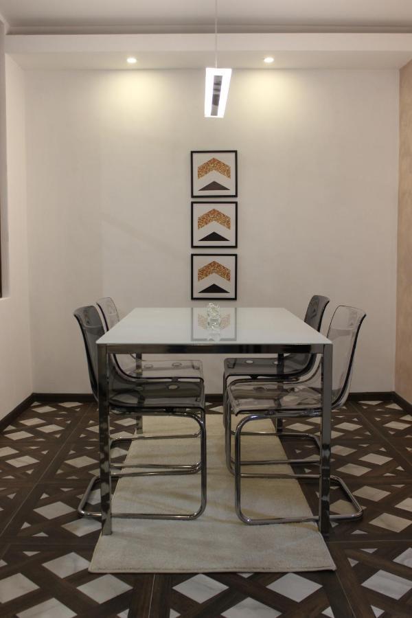 Luxury Apartments Parking In Garage Ni المظهر الخارجي الصورة