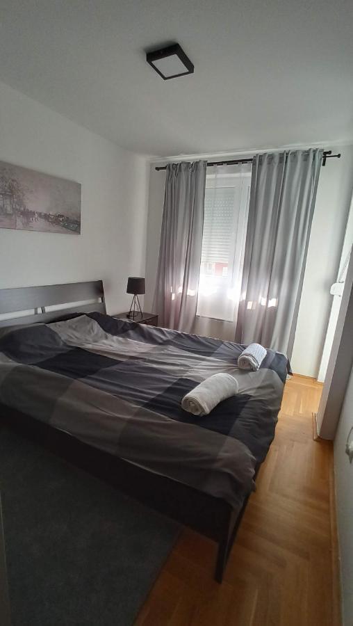 Luxury Apartments Parking In Garage Ni المظهر الخارجي الصورة